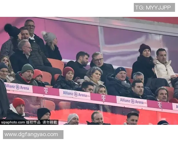 足球明星齐聚一堂激情对决精彩赛事引发全球关注与热议